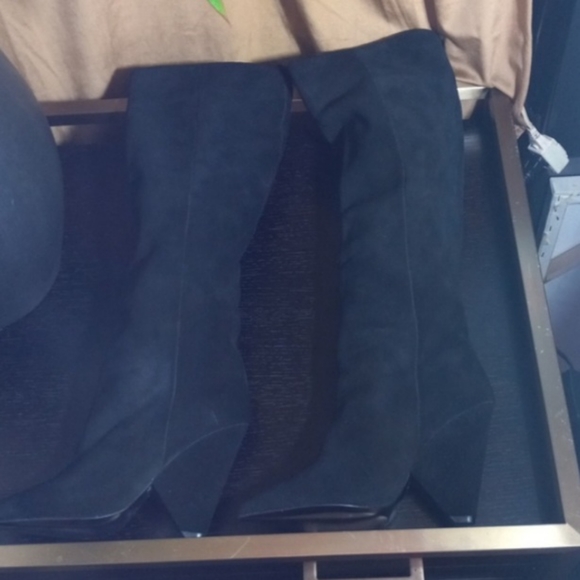 ❤️‍🔥  YSL Authentic Black Suede  Cat 90 Thigh Boot without box. Brand new - Picture 4 of 7